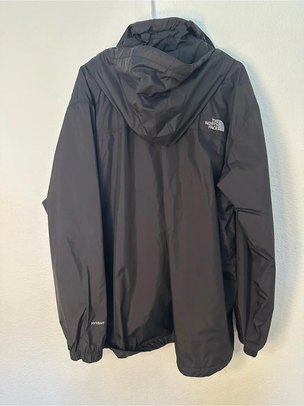 The North Face HyVent Rain Jacket Men’s XXL Black Hooded Waterproof Windbreaker